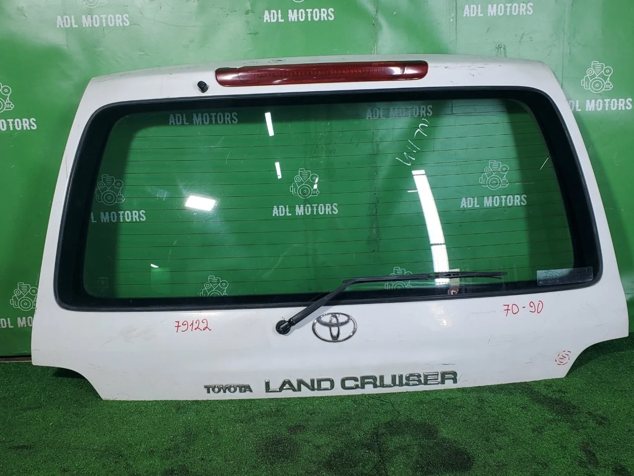 Крышка багажника Toyota Land Cruiser 1998-2007 6700560830 100