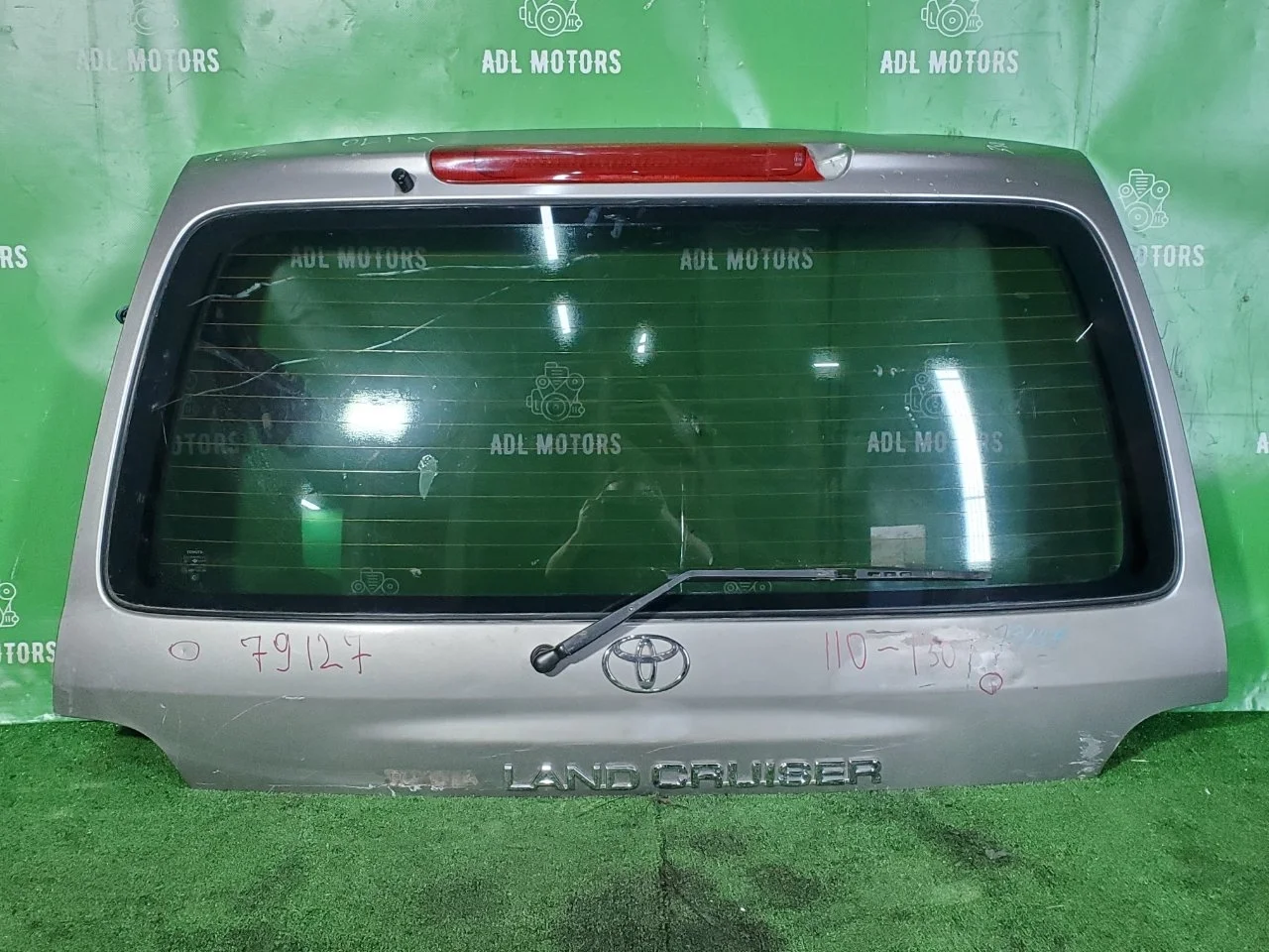 Крышка багажника Toyota Land Cruiser 1998-2007 6700560830 100