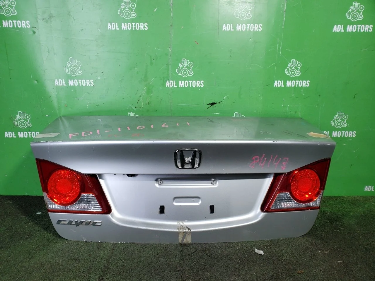 Крышка багажника Honda Civic 8 2006-2008 68500SNBG10ZZ FD1 4D