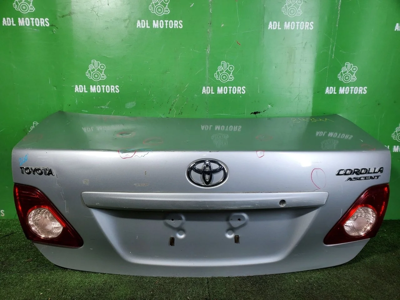 Крышка багажника Toyota Corolla 2006-2012 6440112B50 150