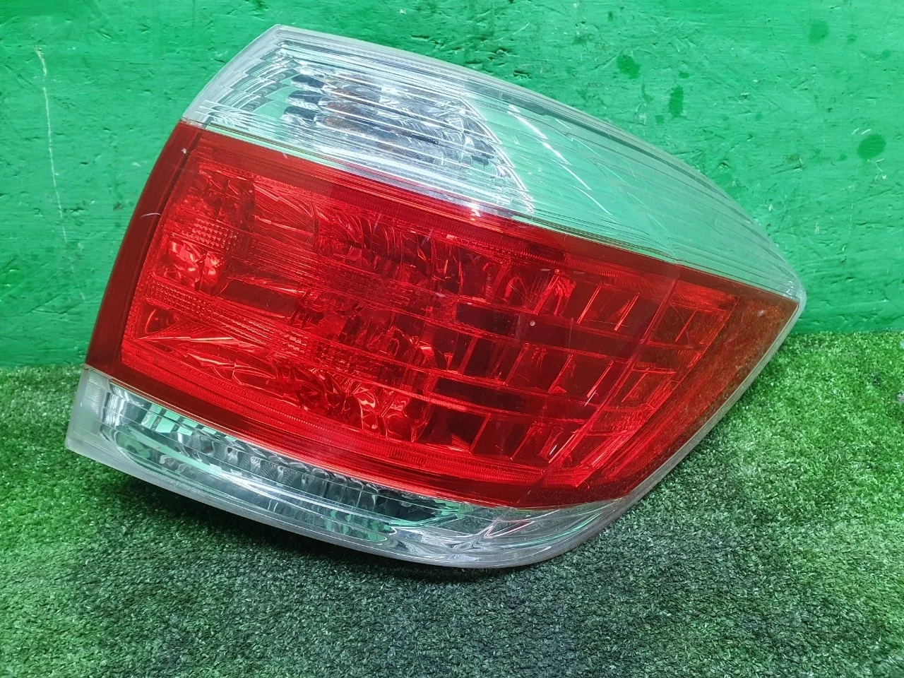 Фонарь Toyota Highlander 2 2007-2013 8156148280 U40, задний правый