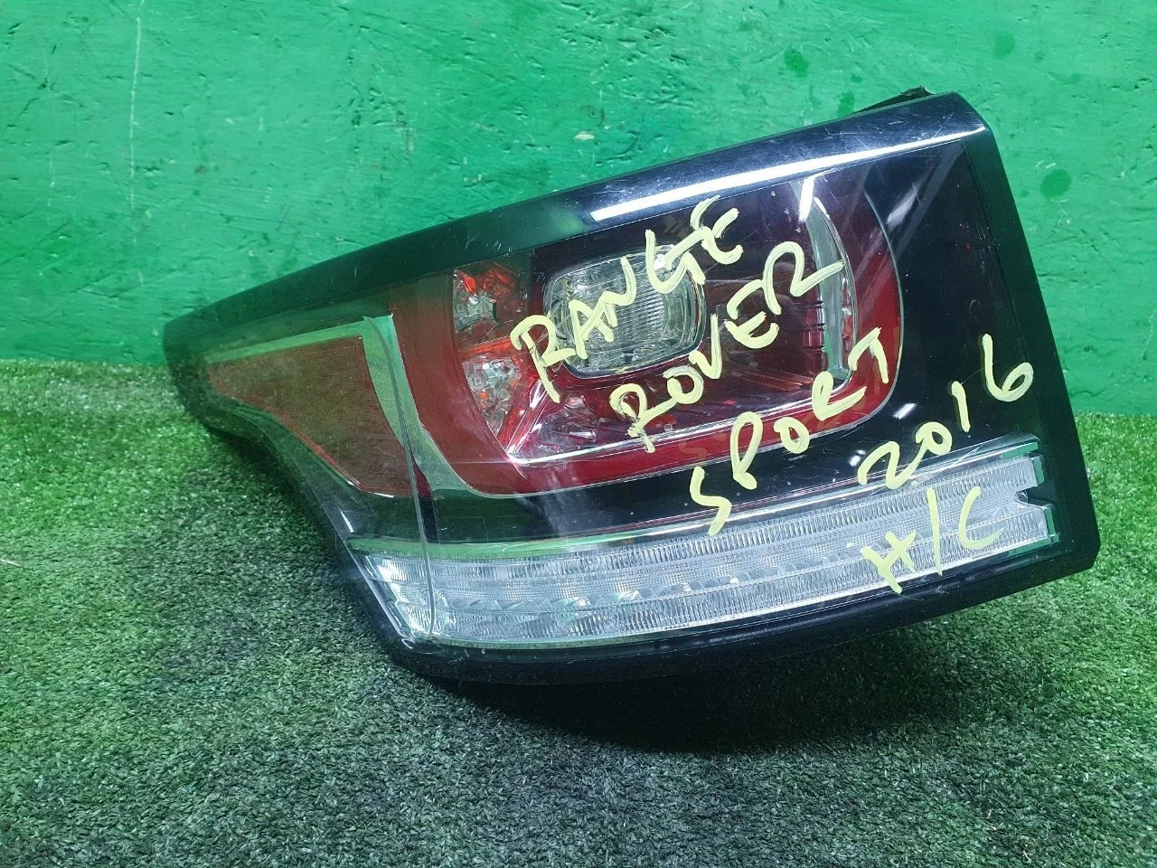 Фонарь Land Rover Range Rover Sport 2 2013-2022 LR061589 L494, левый