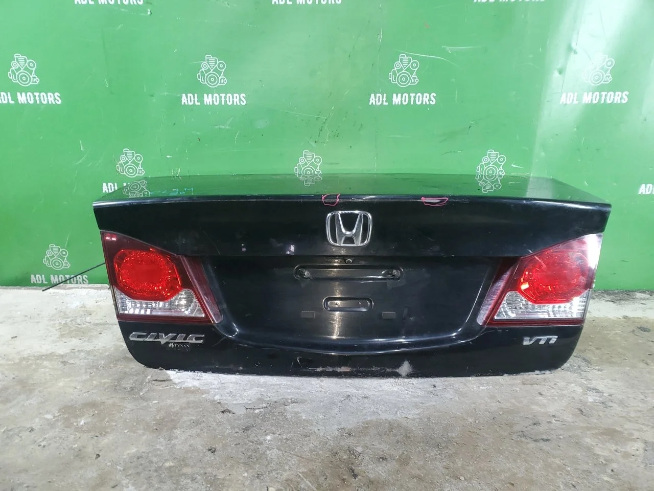 Крышка багажника Honda Civic 8 2009-2011 68500SNBG10ZZ 4D