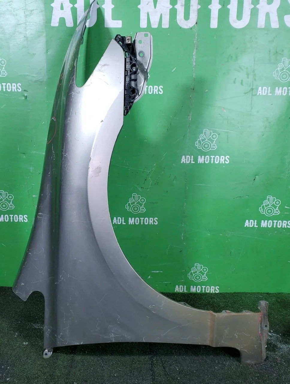 Крыло Honda Civic 8 2006-2011 60211SNBJ00ZZ 4D, переднее правое