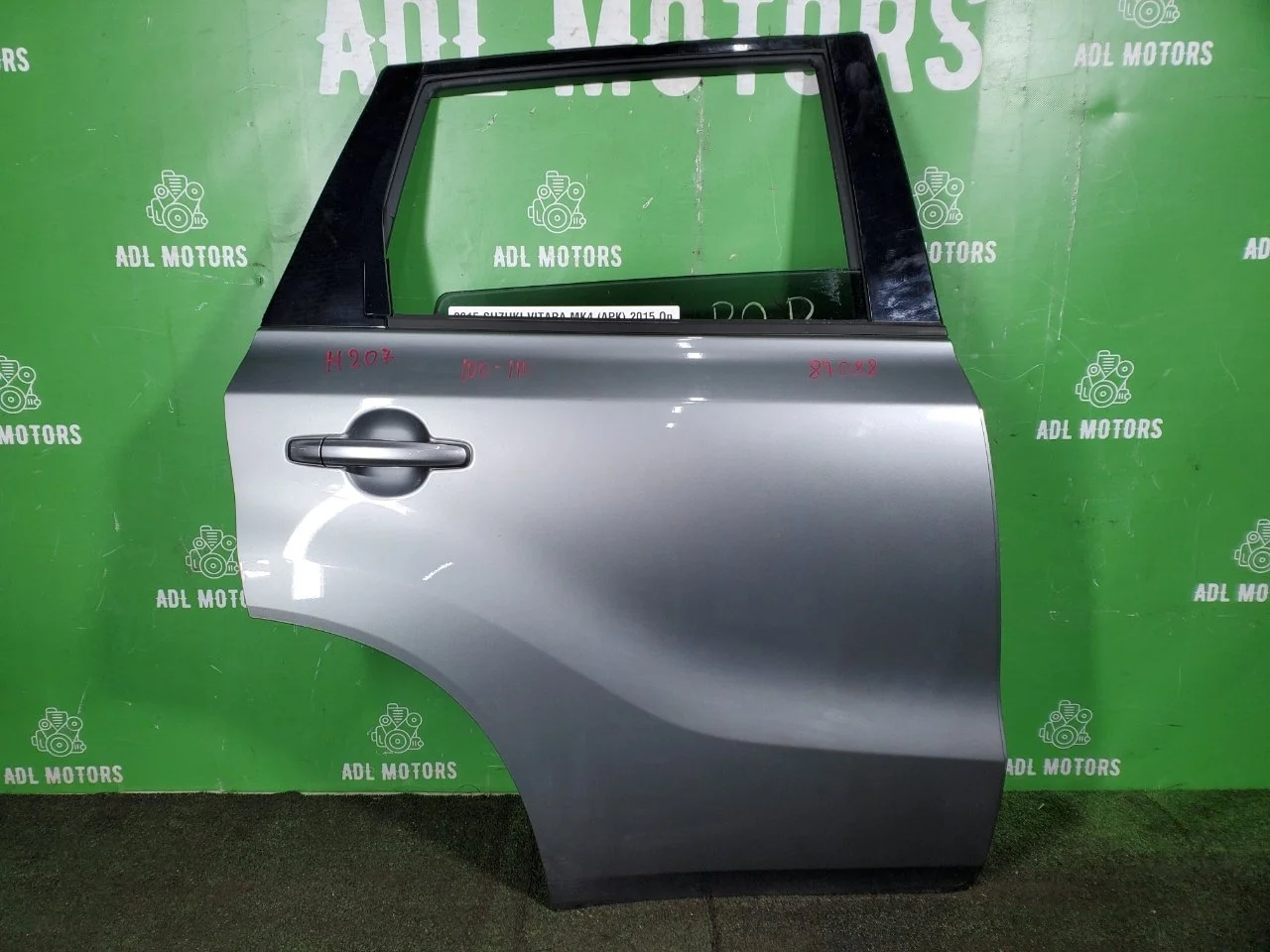 Дверь Suzuki Vitara 6800354P01 M16A, задняя правая