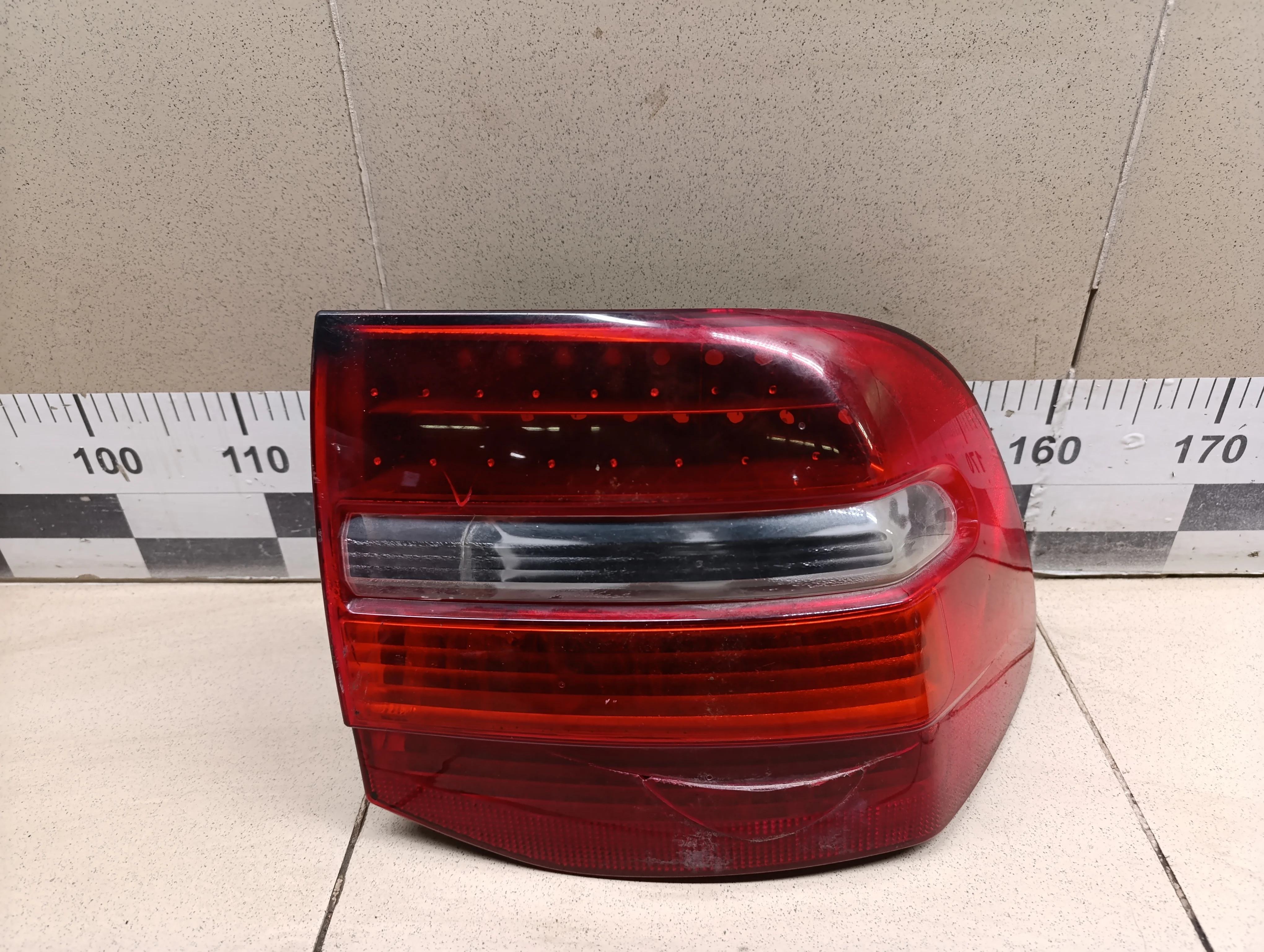 Фонарь задний правый Cayenne 2003-2010