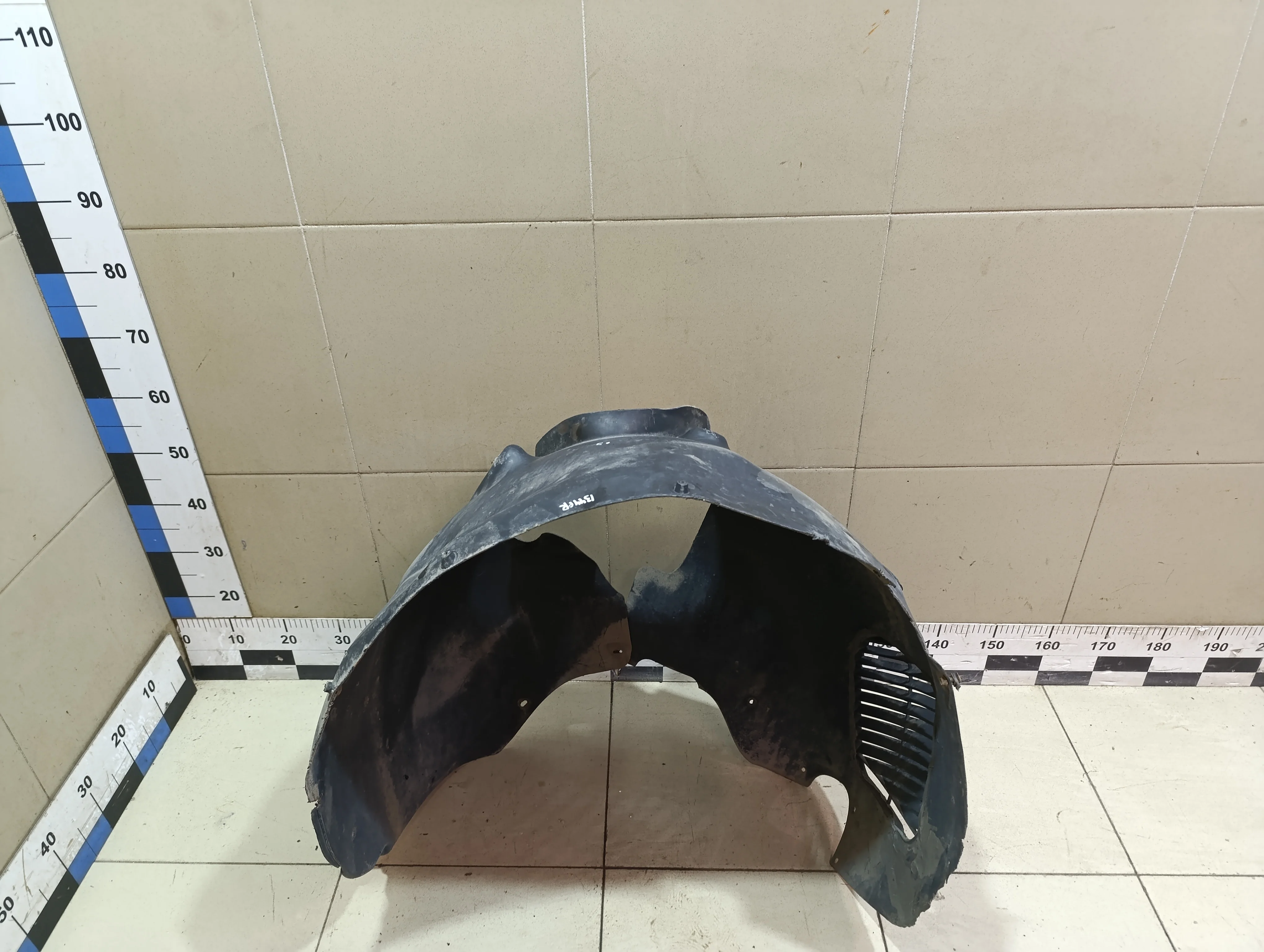 Локер передний правый Cayenne 2003-2010