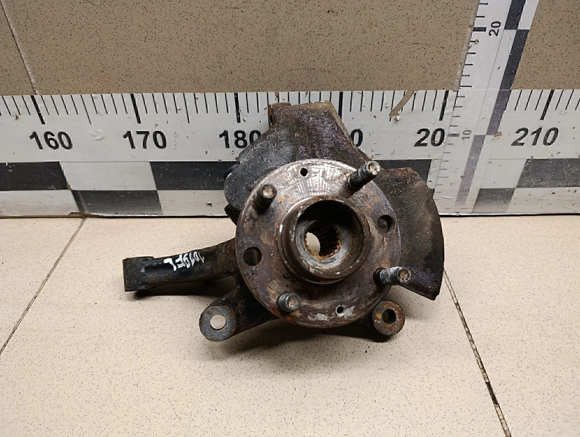 Кулак поворотный передний левый Aveo (T200) 2003-2008