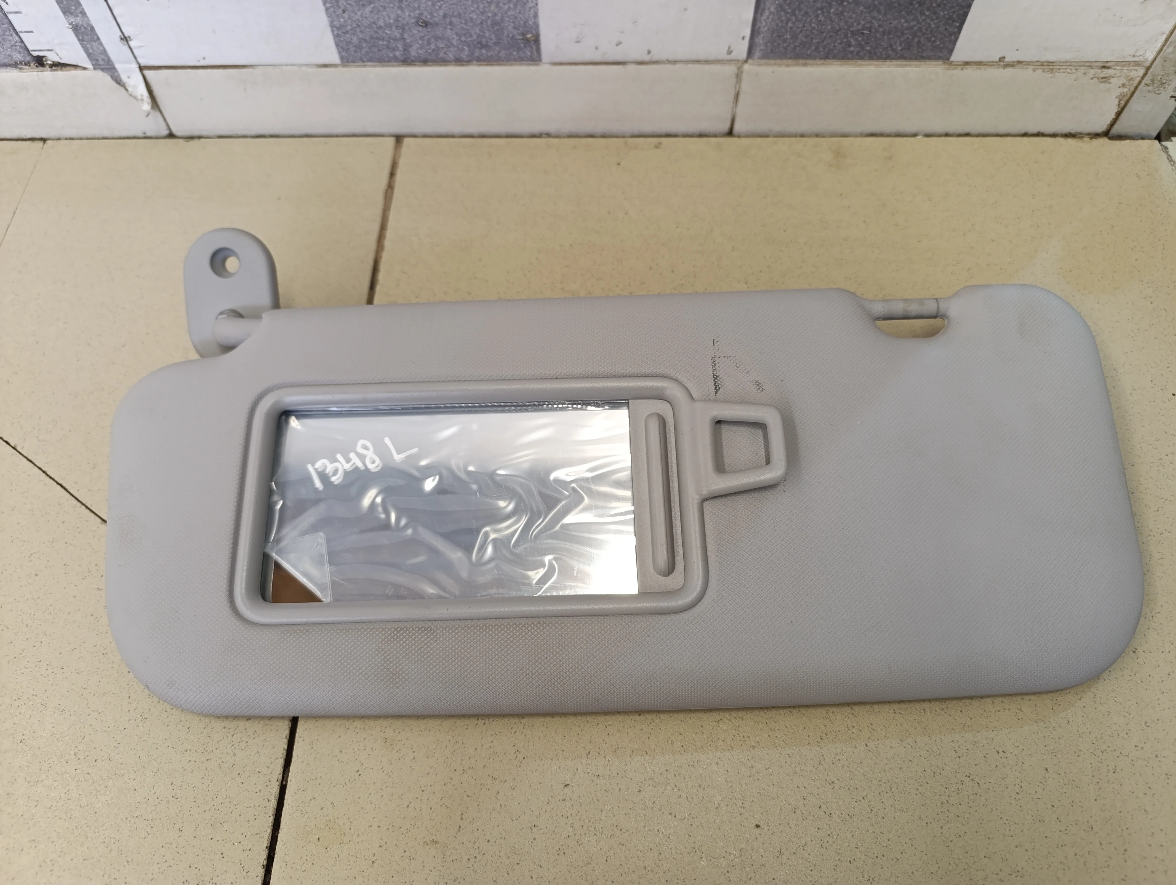 Козырек солнцезащитный (внутри) Solaris 2017>