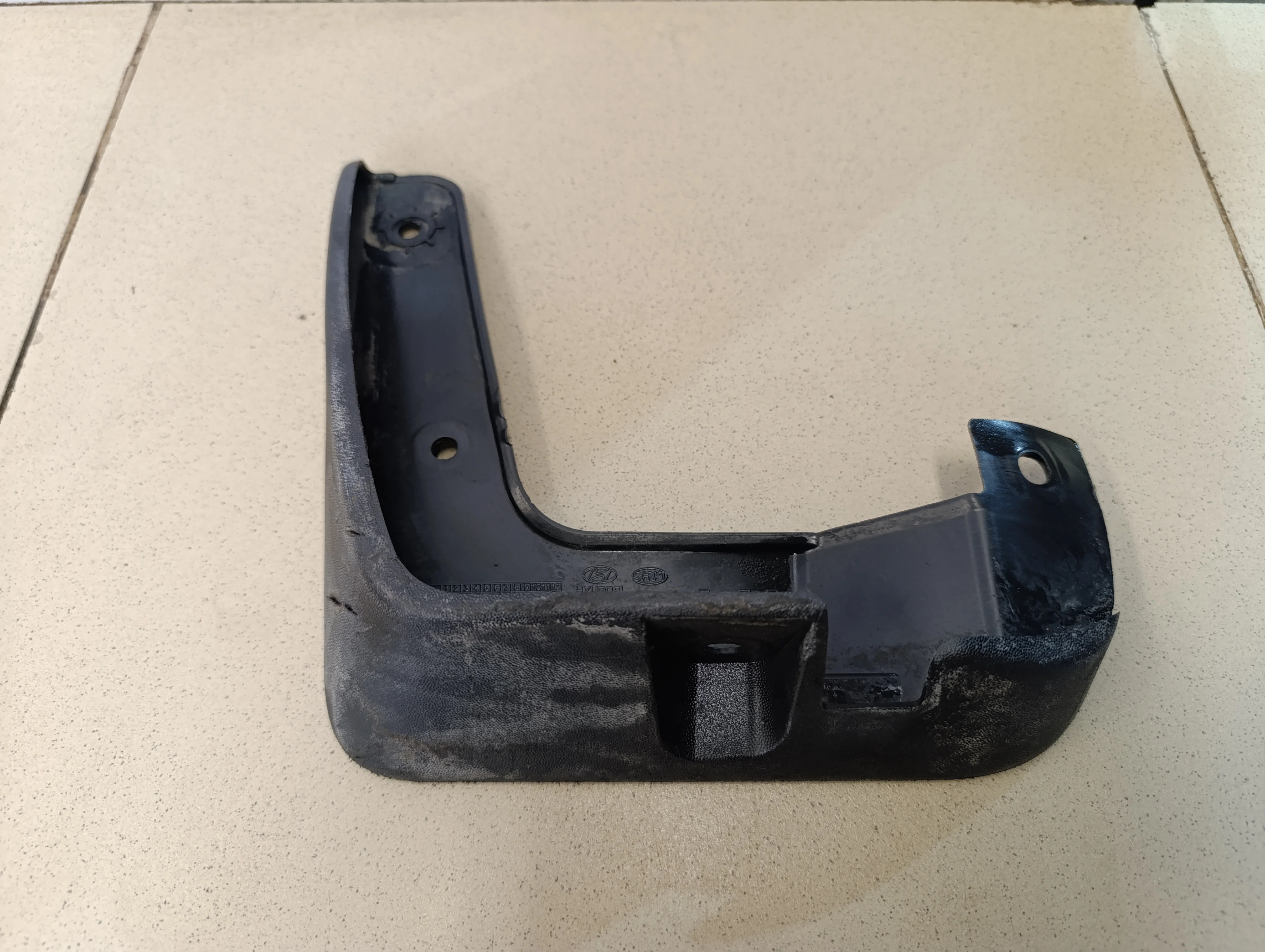 Брызговик передний левый Solaris 2017>