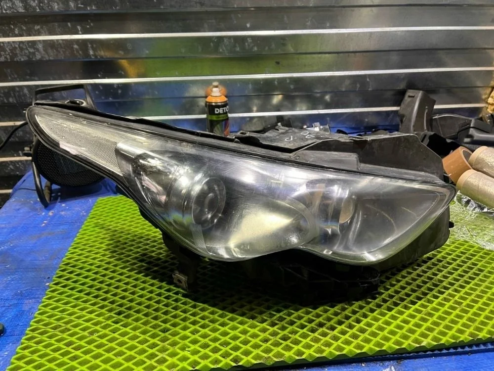Фара правая Infiniti QX70 S51 2016 год