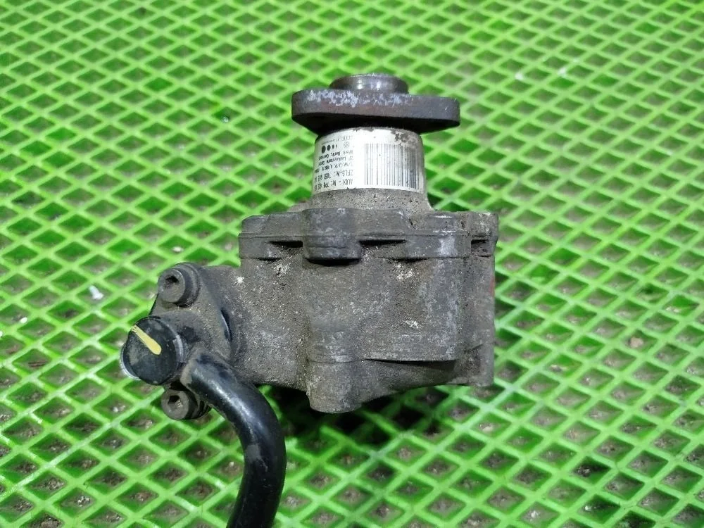 Насос гидроусилителя Volkswagen Touareg 2 NF