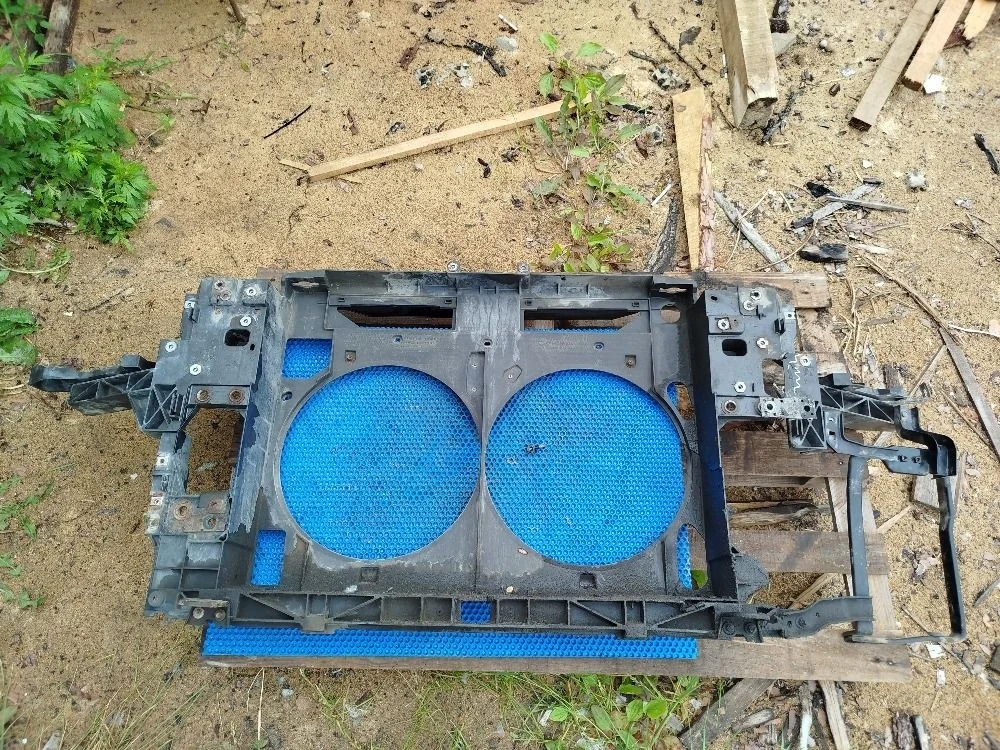 Передняя панель радиатора Infiniti FX30 QX70 S51