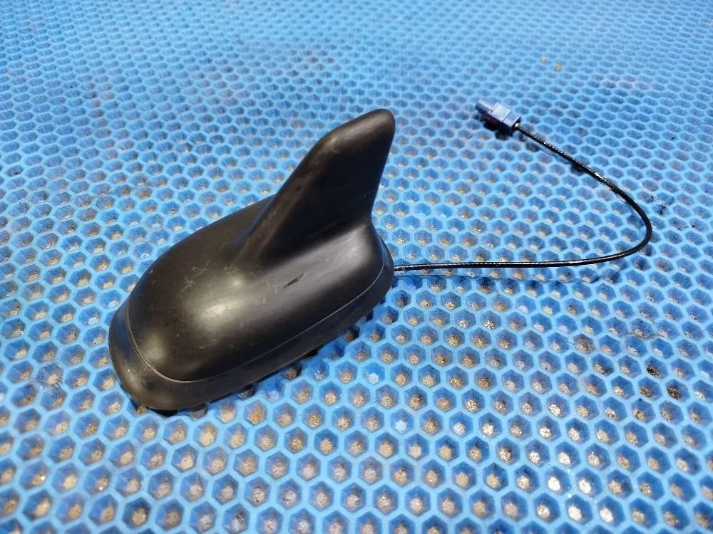 Антенна на крышу Volkswagen Touareg 2 NF