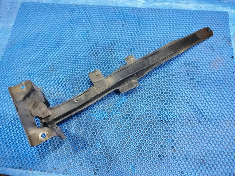 Кронштейн замка капота Infiniti FX30 QX70 S51