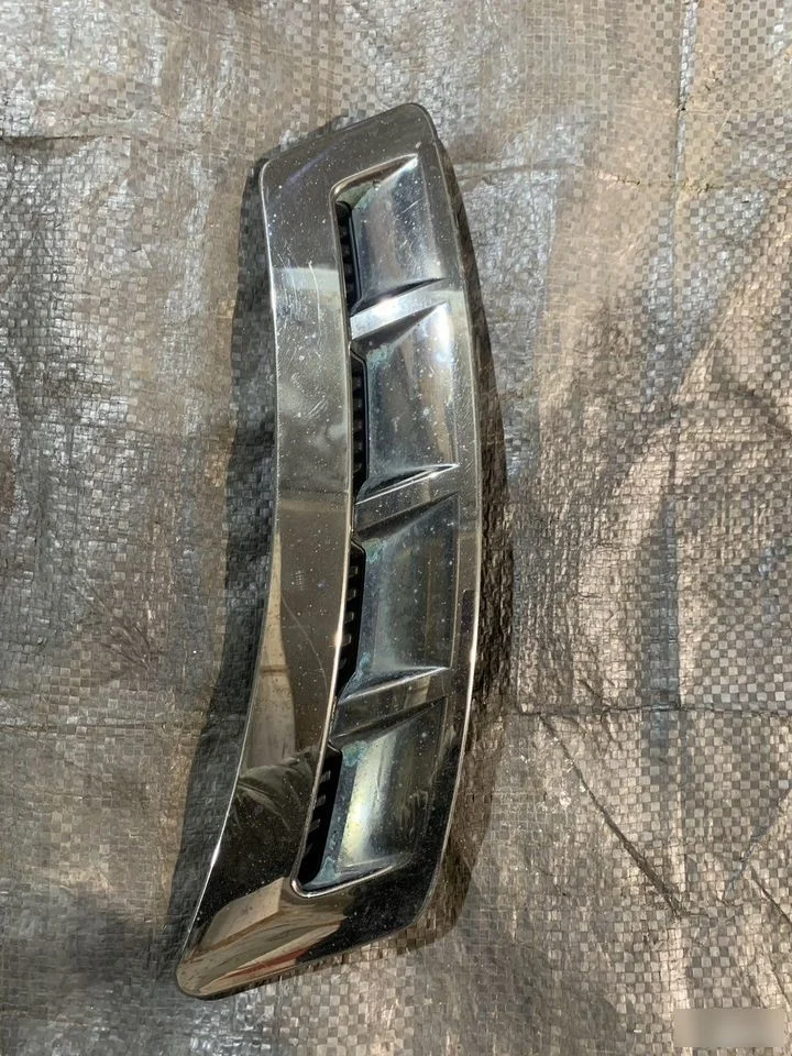 Жабра крыла правая Infiniti fx30 fx37 qx70 s51