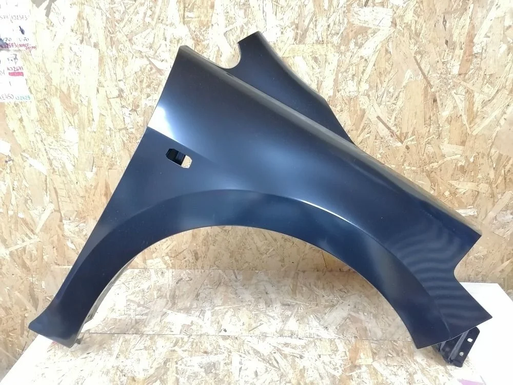 Крыло переднее правое Nissan Tiida C11 (2004—2012)