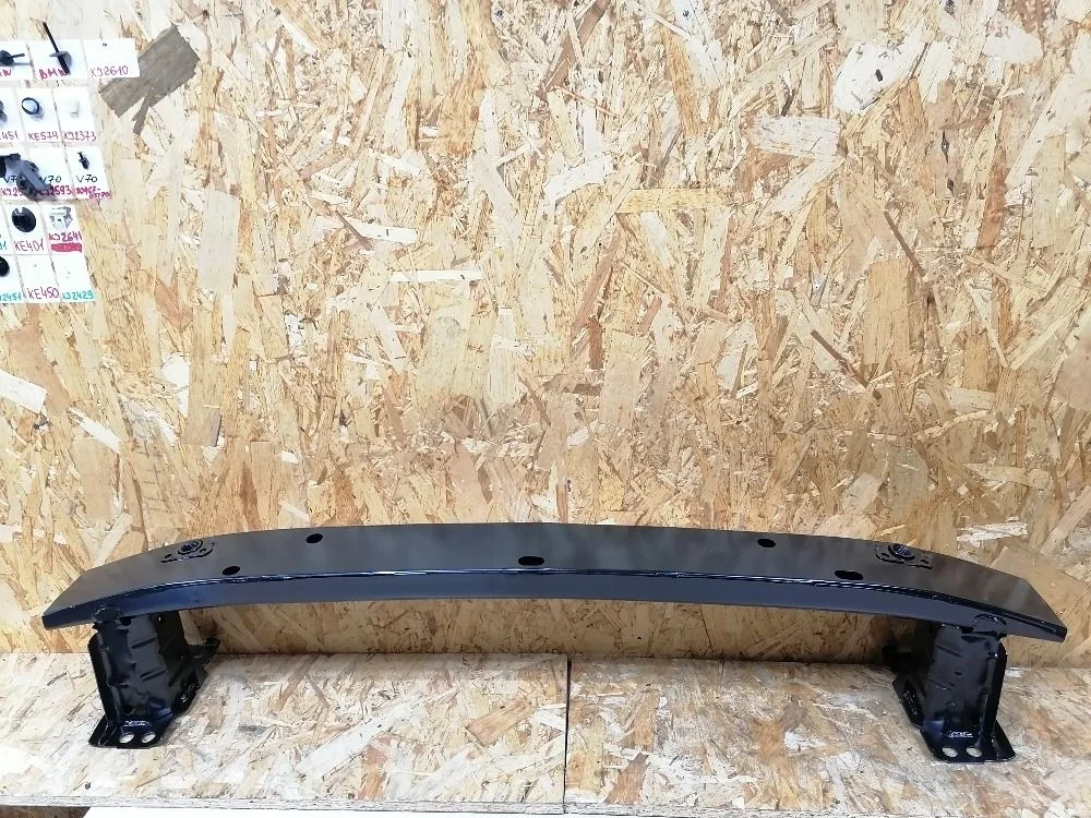 Усилитель бампера перед.  Toyota Corolla X (2006—2010)