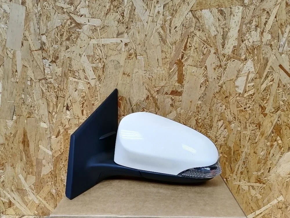 Зеркало левое Toyota Corolla XI (2012—2016)