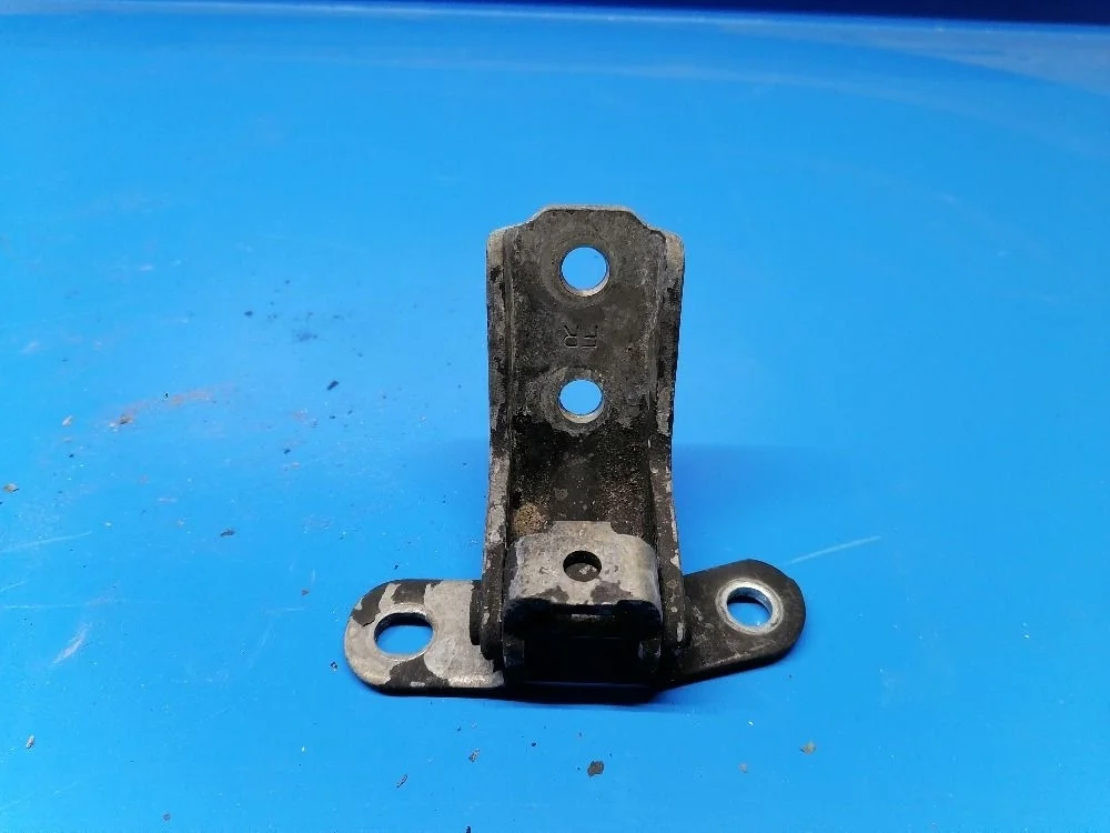 Петля двери передней левой верхняя Hyundai Solaris II рестайлинг (2020—2025)