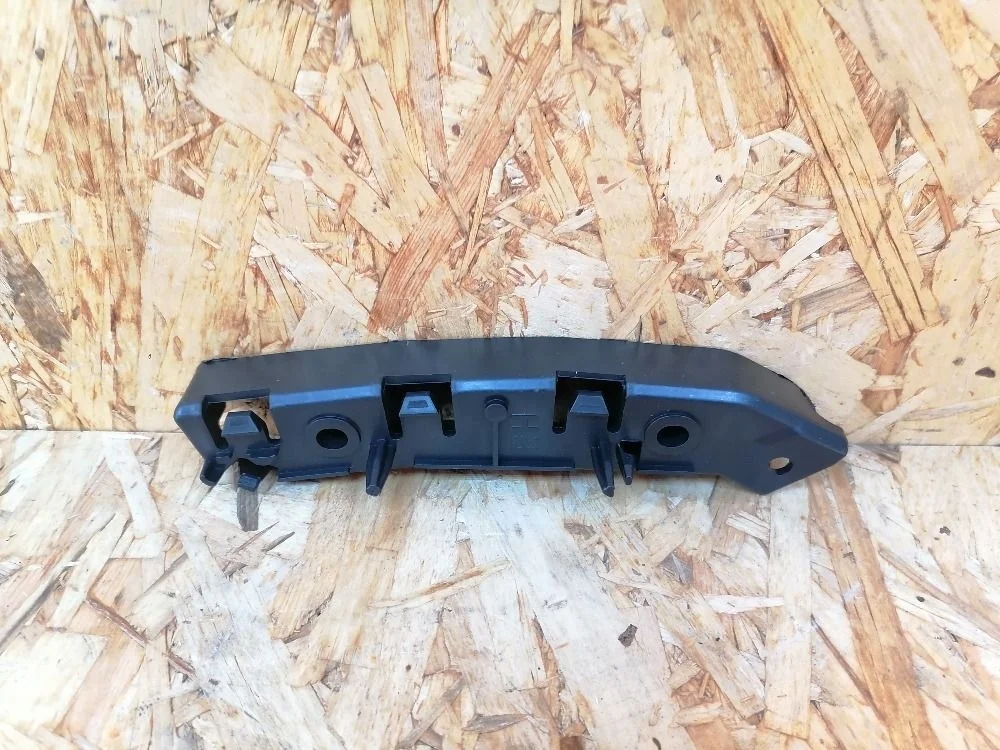 Кронштейн бампера пер. прав. Ford Focus III (2011—2015)