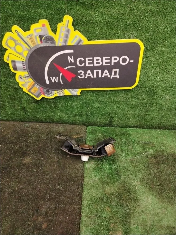 Подушка АКПП Lexus LX570 2008 1237138060 URJ201 3URFE