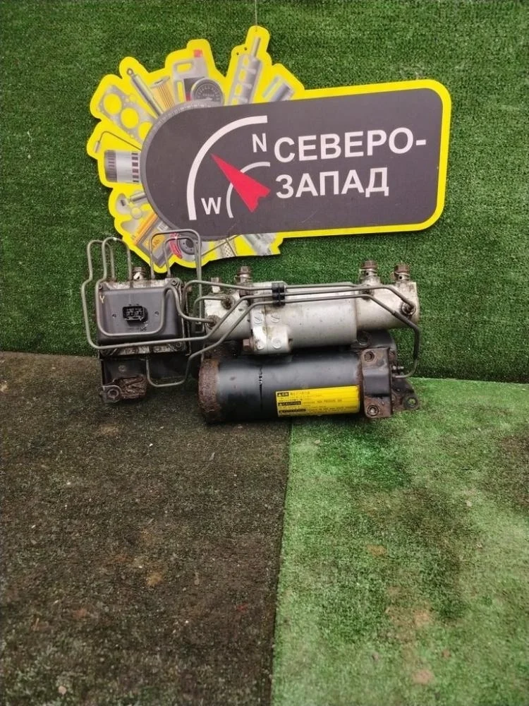 Цилиндр гидроподвески Lexus LX570 2008 4908160010 URJ201 3URFE