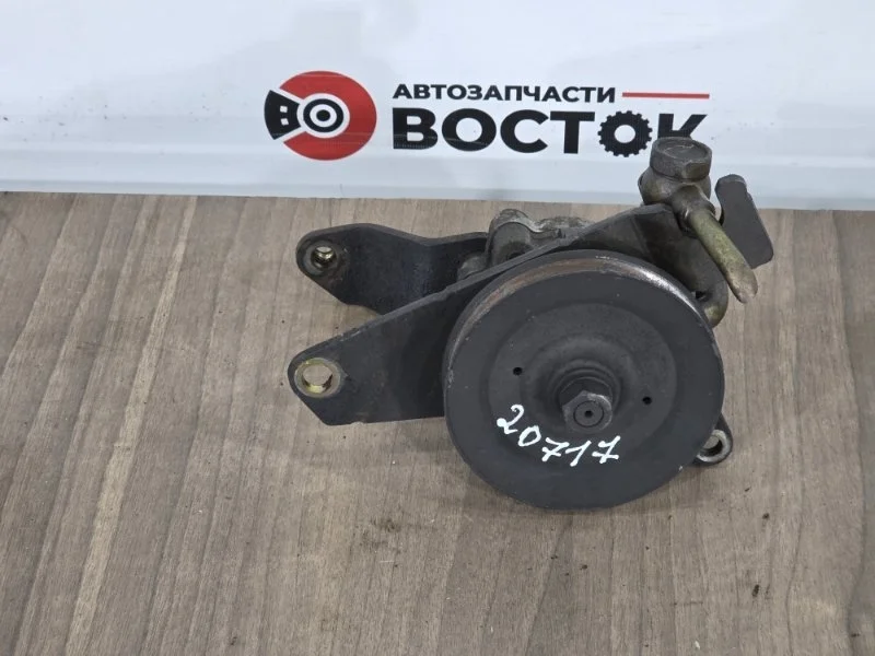 Насос гур NISSAN PATHFINDER 1999 491100W000 R50 VG33E