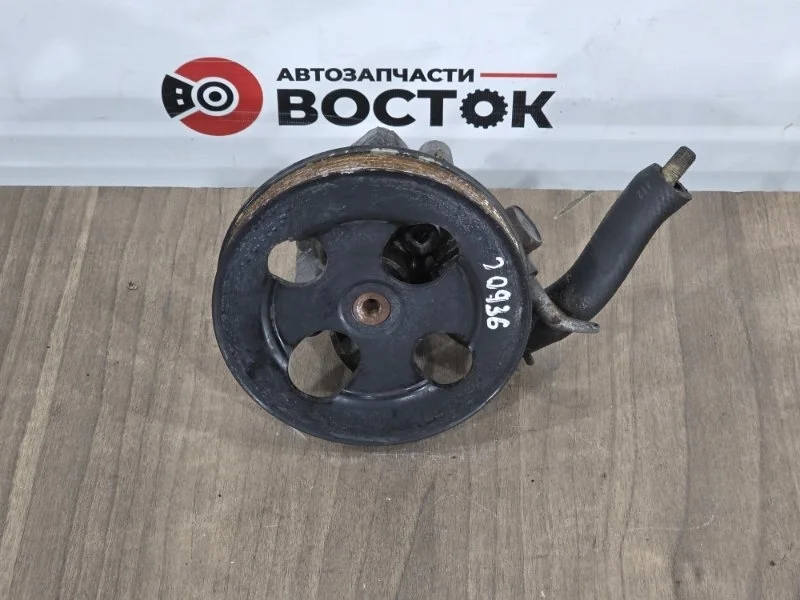 Насос гур MITSUBISHI LANCER 2007 MN184070 CS9W 4G63