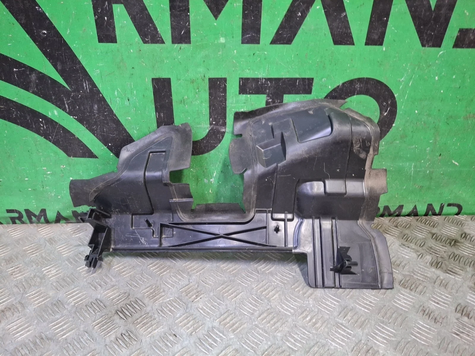 Диффузор радиатора Renault Fluence 2009-2017