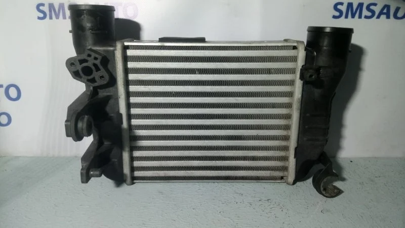 Интеркулер Audi A4 2005-2007 8E0145805N B7 1.8T BFB