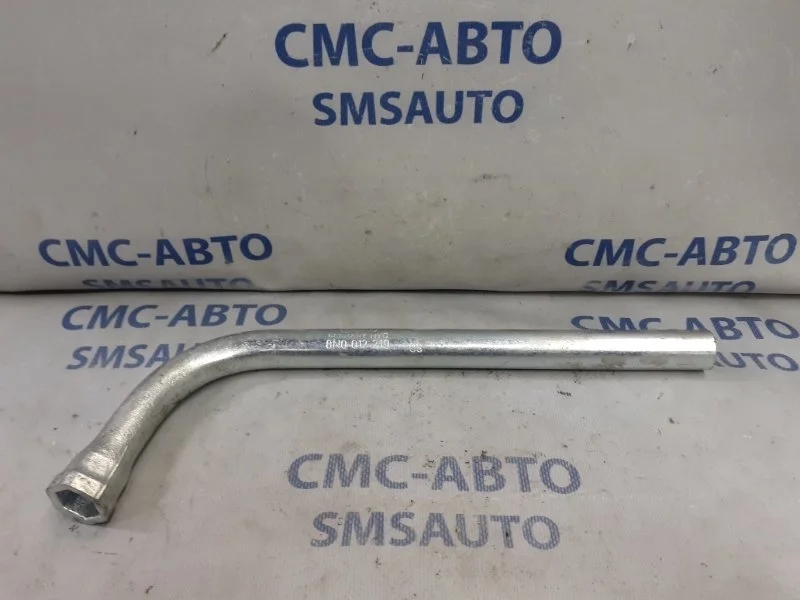 Ключ баллоный Audi A5 8N0012219 8K 2.0T