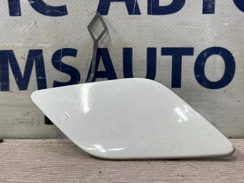 Заглушка буксировочного крюка Mercedes-Benz E-Class A2128850126 W212 1.8T, передняя