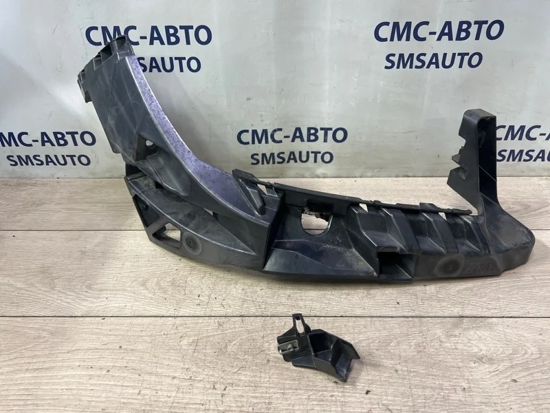 Кронштейн Mercedes-Benz ML 2012 A1666200291 W166 642.826, передний правый