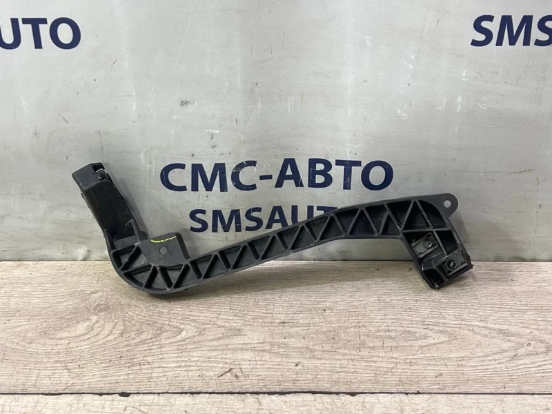 Кронштейн Mercedes-Benz ML 2012 A1666263731 W166 642.826, правый