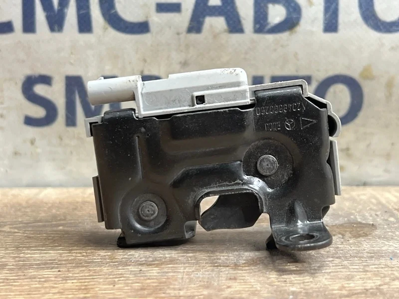 Замок капота с датчиком Mercedes-Benz E-Class 2016 A2048800260 W213 654.920