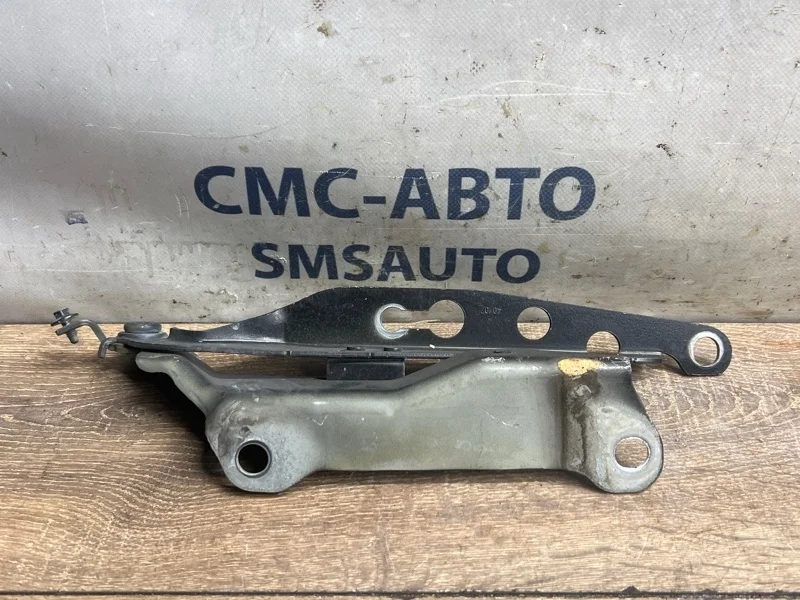 Петля капота Volvo XC90 30716882 XC90 3.2, левая