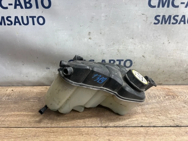 Бачок расширительный Volvo XC70 31200320 ХС70 3.2