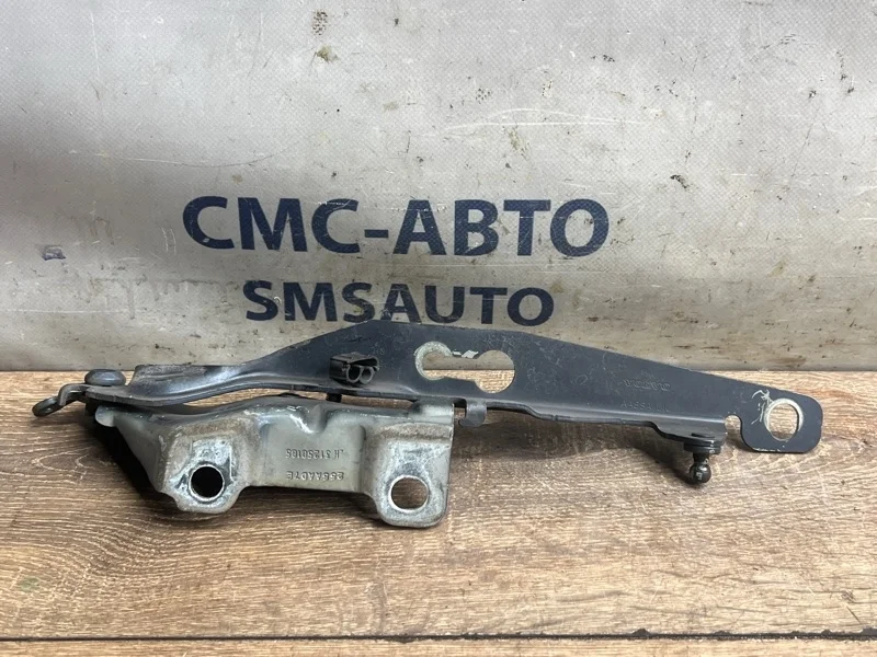 Петля капота Volvo XC70 31250185 ХС70 3.2, левая