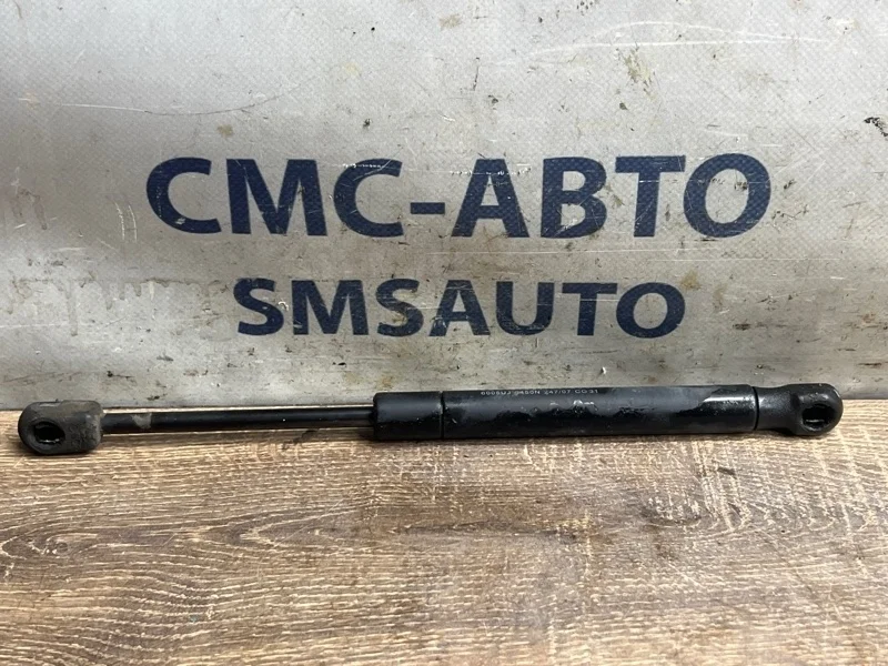 Амортизатор капота Volvo XC70 30649516 ХС70 3.2