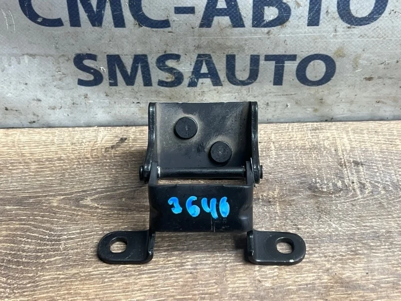 Петля багажника Volvo XC60 2020 31420134 XC60 B4204T23
