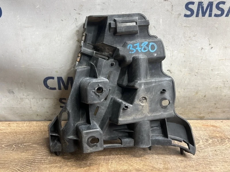 Кронштейн крыла Volvo XC70 31214961 ХС70 3.2, передний правый