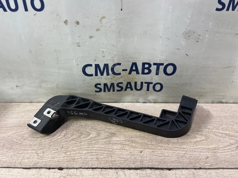 Кронштейн радиатора Mercedes-Benz ML 2012 A1666263731 W166 642.826, передний правый