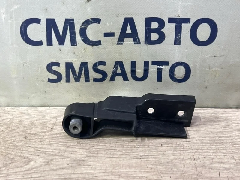 Кронштейн бампера Audi A6 2006 4F0807771 C6 3.2 AUK, передний левый