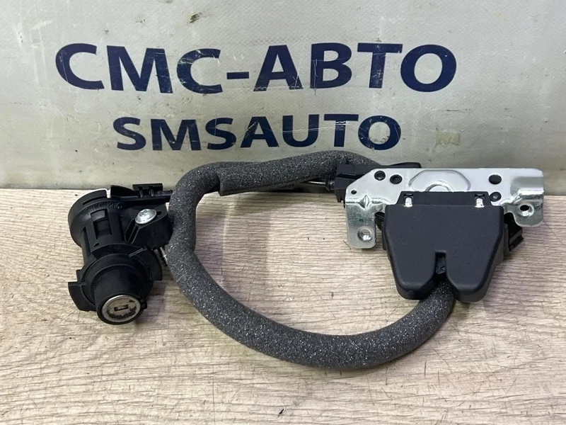 Замок багажника Mercedes-Benz E-Class 2016 A2047500485 W213 654.920