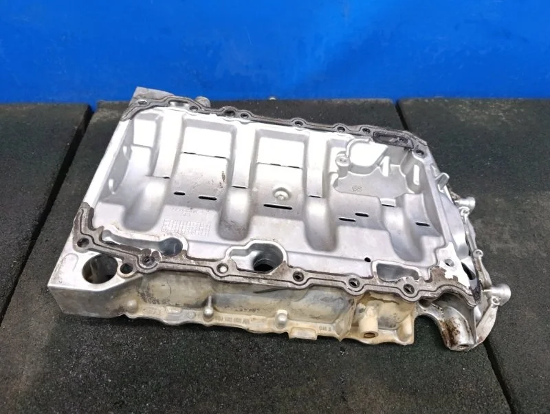 Полуподдон Volkswagen Tiguan 2012 06J103603T 5N1 2.0 CAW