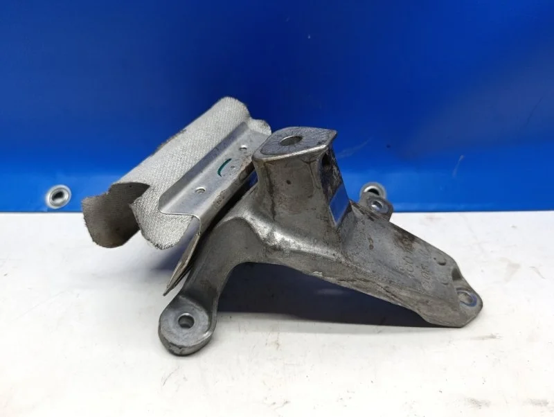 Кронштейн подушки двигателя Audi Q5 2012 4G0199308N 8R 3.0 CTVA