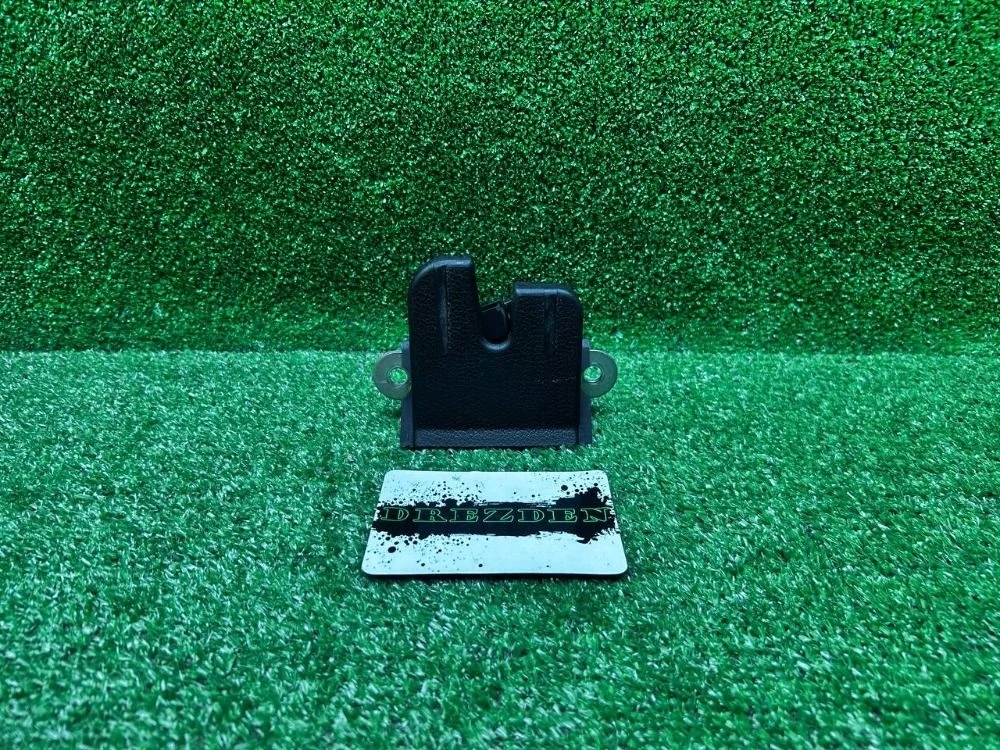 Замок крышки багажника Volkswagen Tiguan I (2007—2011)