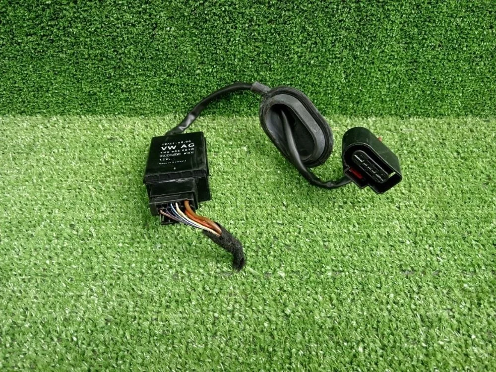 Блок управления топливным насосом Audi A3 8P рестайлинг 2 (2008—2013)