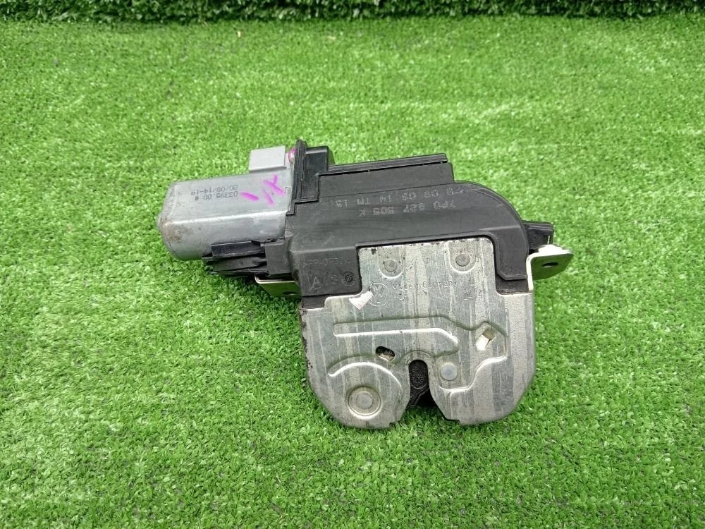 Замок крышки багажника Porsche Cayenne S II (2010—2014)